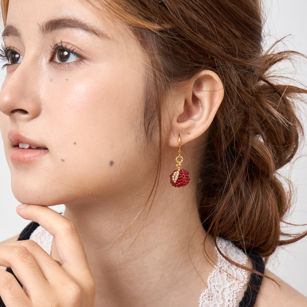 クリスマスアップルイヤリング
